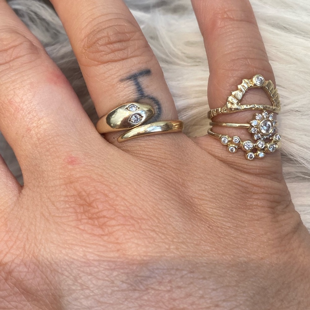 18K Gold Snake Ring with Diamond Eyes